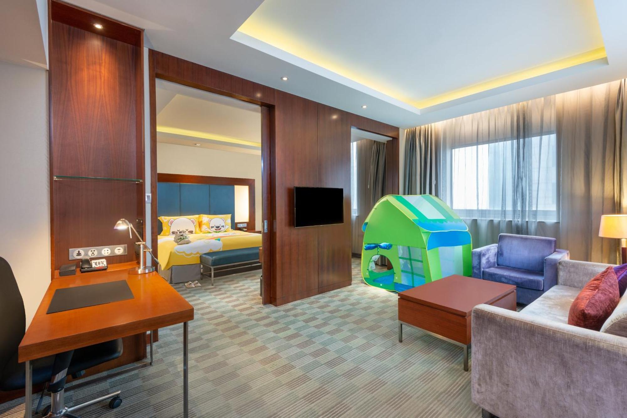 Holiday Inn Shanghai Pudong By Ihg Exterior photo